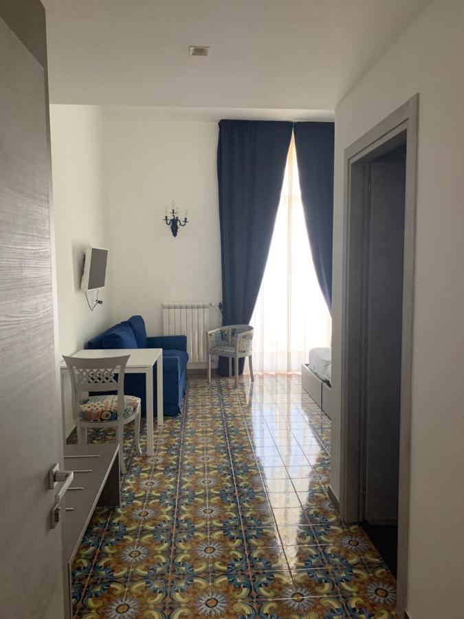 Specchio Di Parthenope B&B Наполи Екстериор снимка
