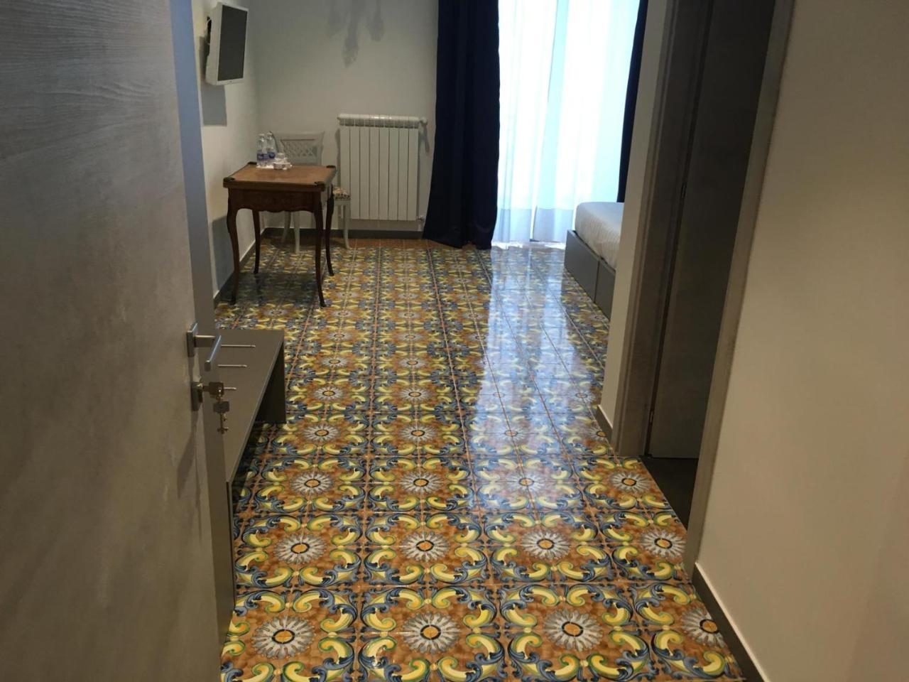 Specchio Di Parthenope B&B Наполи Екстериор снимка