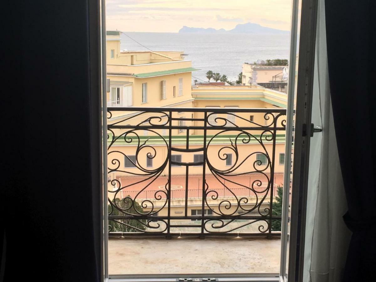 Specchio Di Parthenope B&B Наполи Екстериор снимка